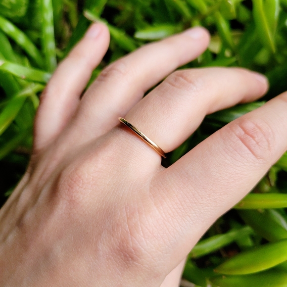 New Classic Gold Simple Ring Band, size 5.75 - Picture 6 of 8